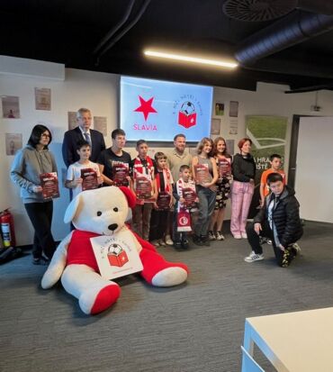 Vyhodnocení projektui K míči patří i kniha  